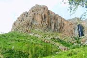 آبشار و روستای هرگلان عجبشیر